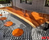 Cách dùng và bảo quản bàn gỗ miếng nguyên khối